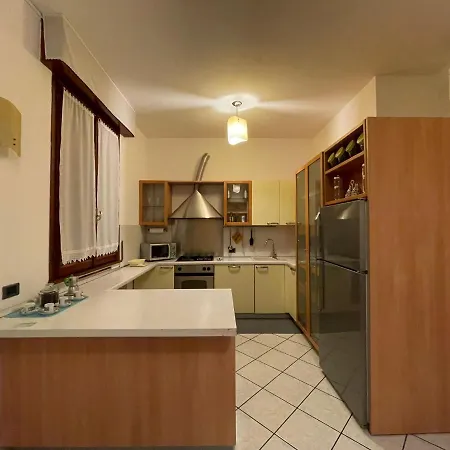 Vendégház Royal - Near Station & Center Modena
